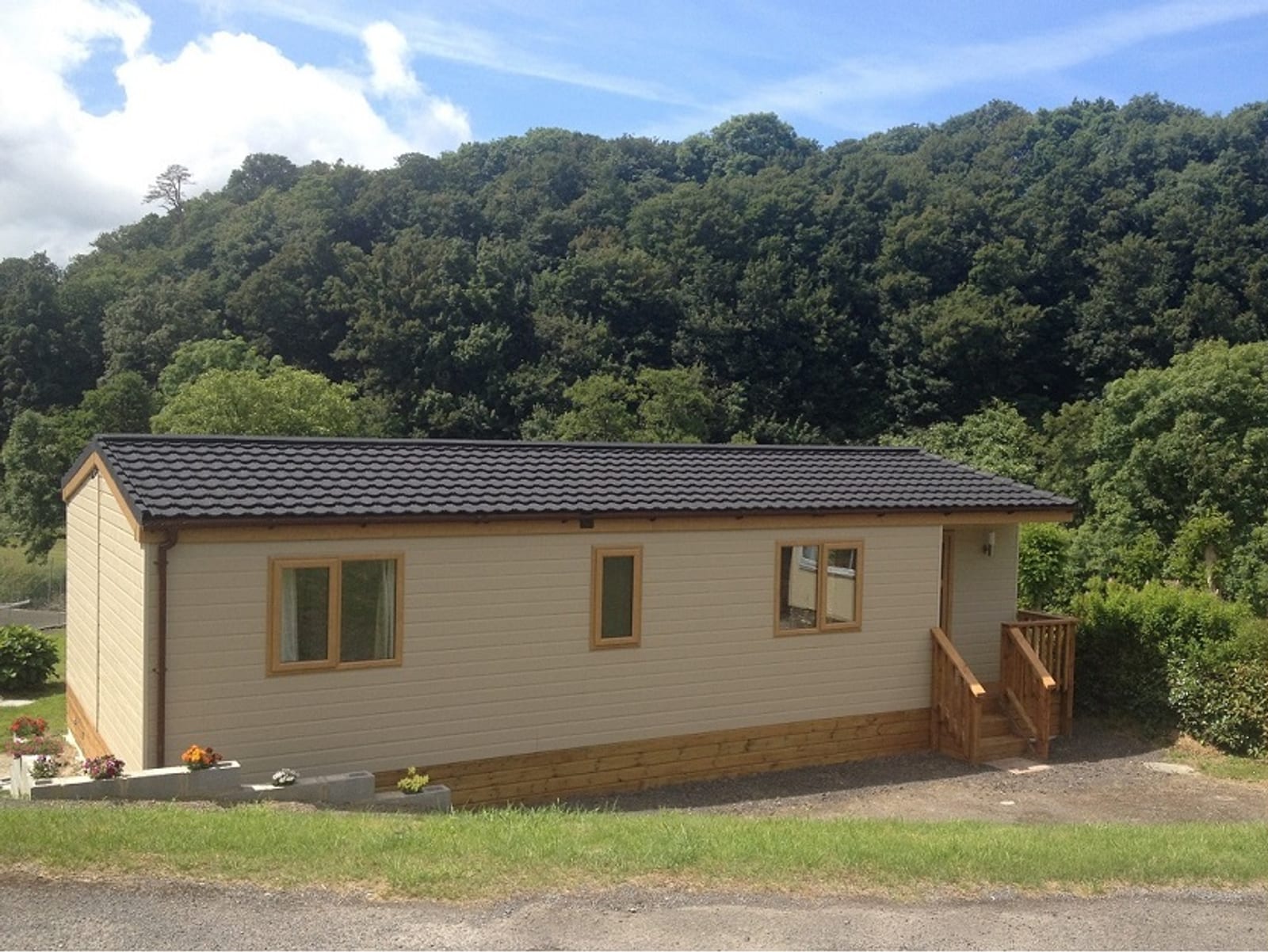 Lodge 2 exterior